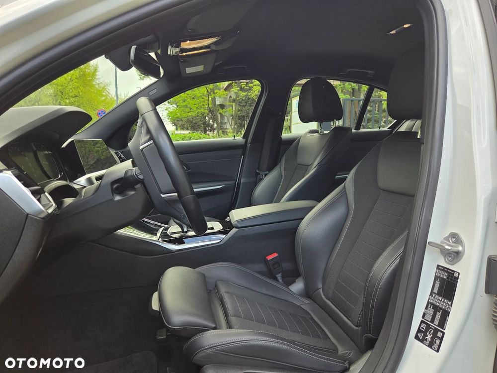 BMW Seria 3 320i xDrive - 24