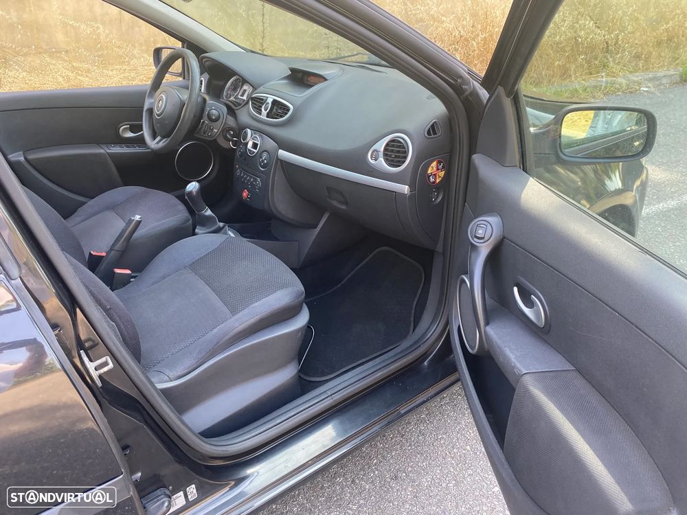 Renault Clio Sport Tourer ver-1-5-dci-dynamique-s - 10