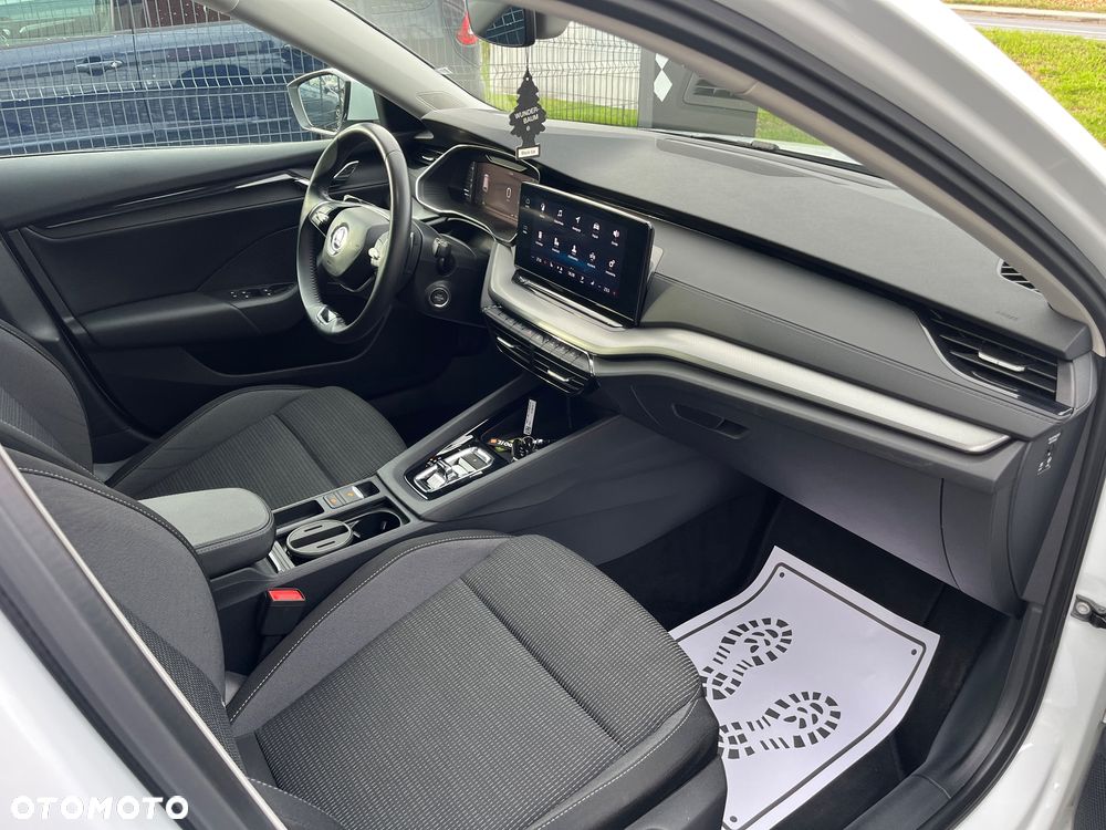 Skoda Octavia Combi 2.0 TDI DSG Exclusive Plus - 23