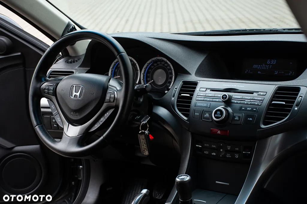 Honda Accord 2.0 Executive - 17
