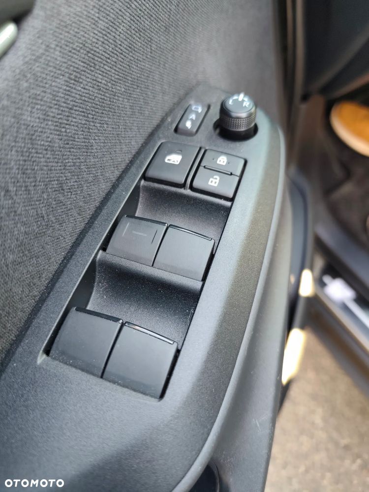 Toyota Yaris Cross - 16