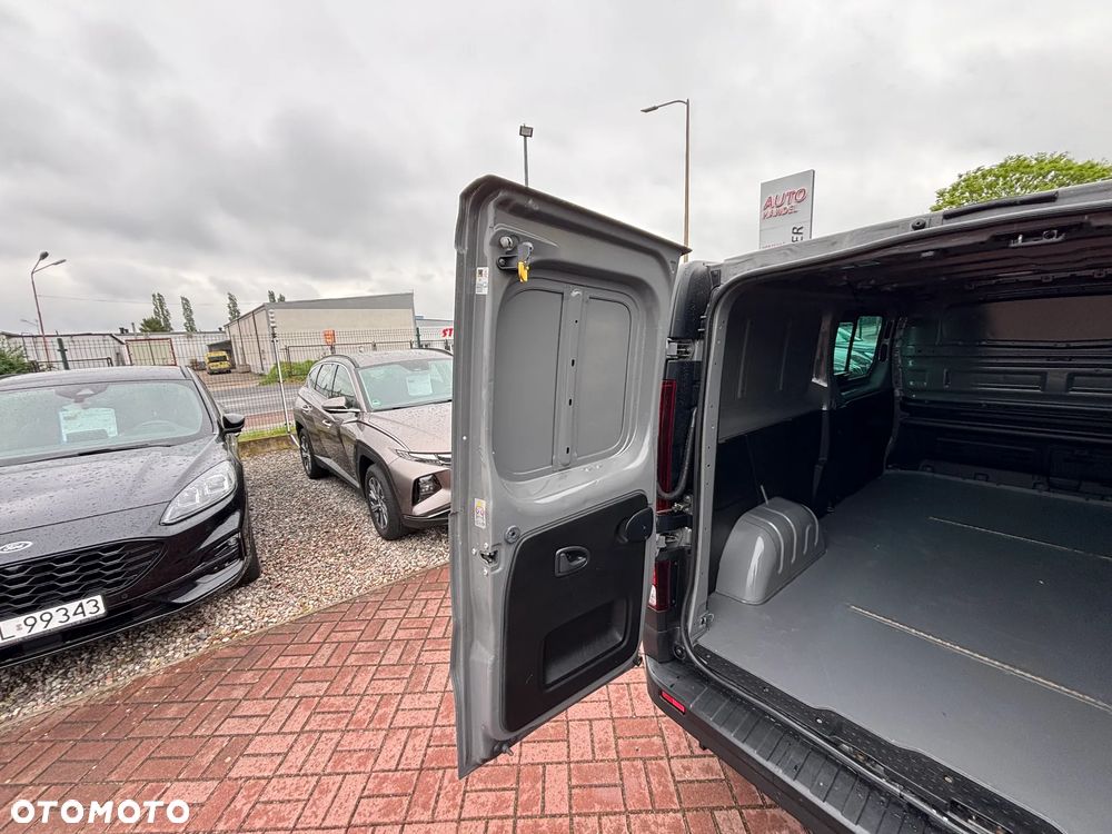 Nissan NV300 - 22