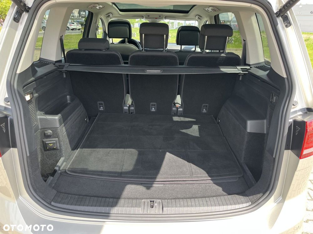 Volkswagen Touran 1.5 TSI EVO Highline - 17