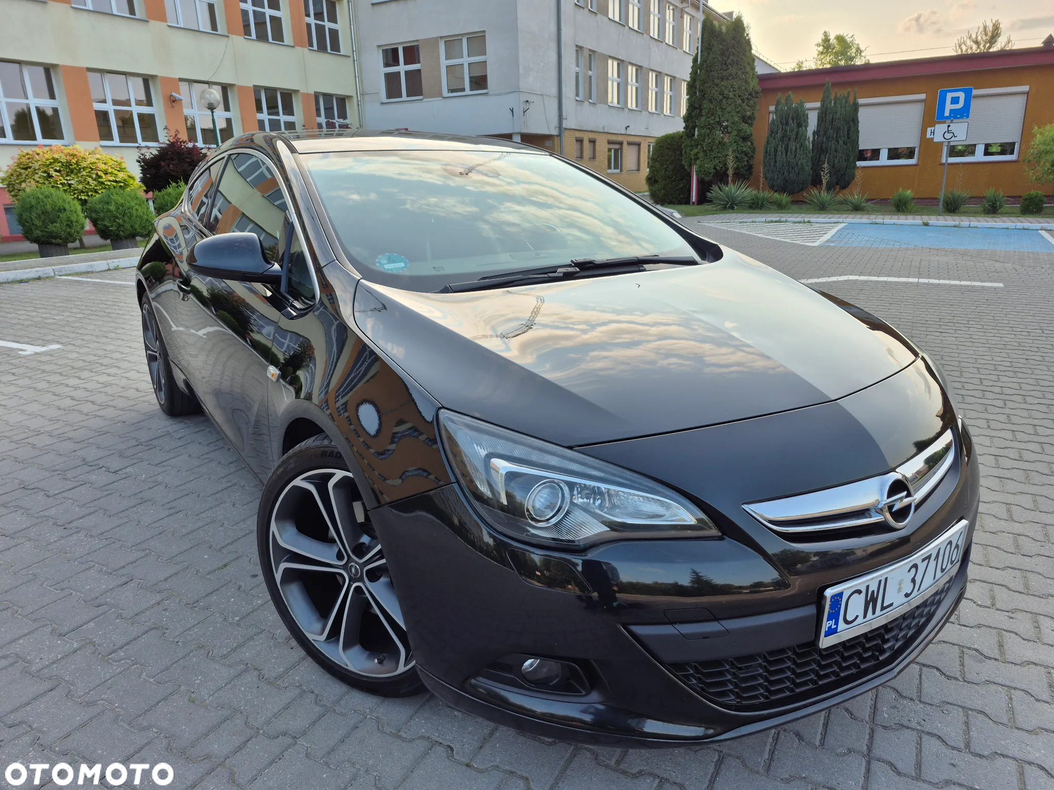 Opel Astra IV GTC 1.6 T Sport - 5