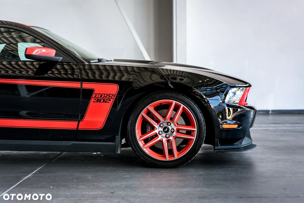 Ford Mustang - 4