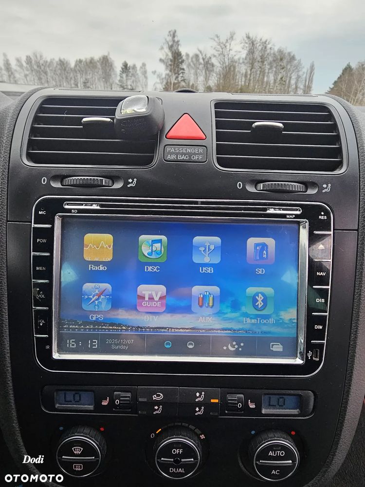 Volkswagen Golf - 17