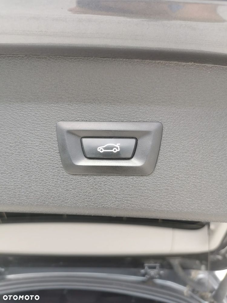 BMW X1 sDrive16d - 10