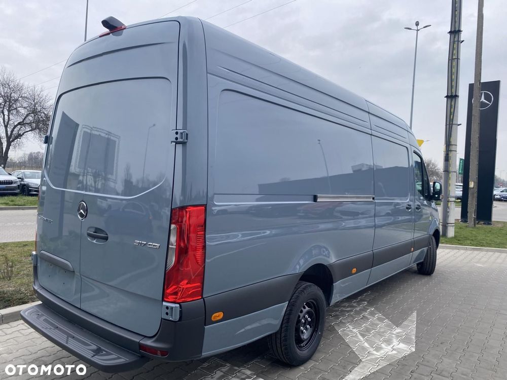 Mercedes-Benz Sprinter - 4