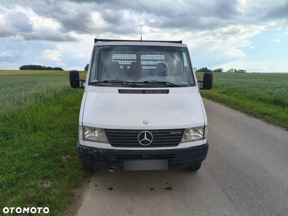 Mercedes-Benz 412D - 5