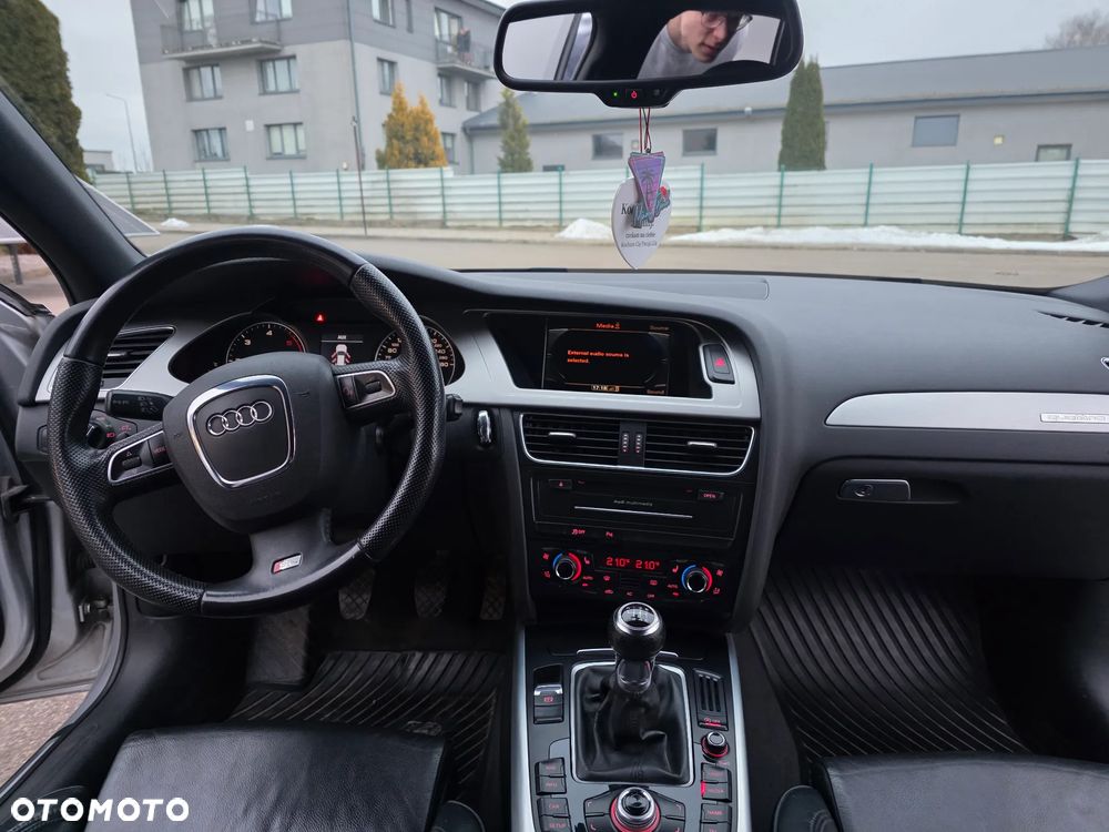 Audi A4 Avant 2.0 TDI DPF quattro S line Sportpaket (plus) - 20
