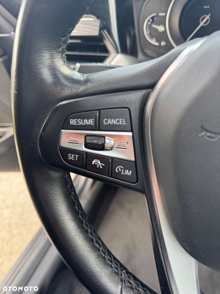 BMW Seria 3 318d Touring - 36