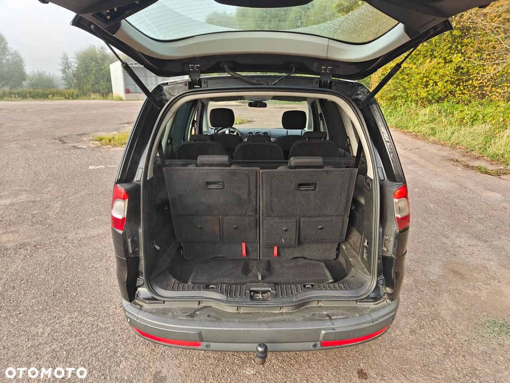 Ford Galaxy - 8