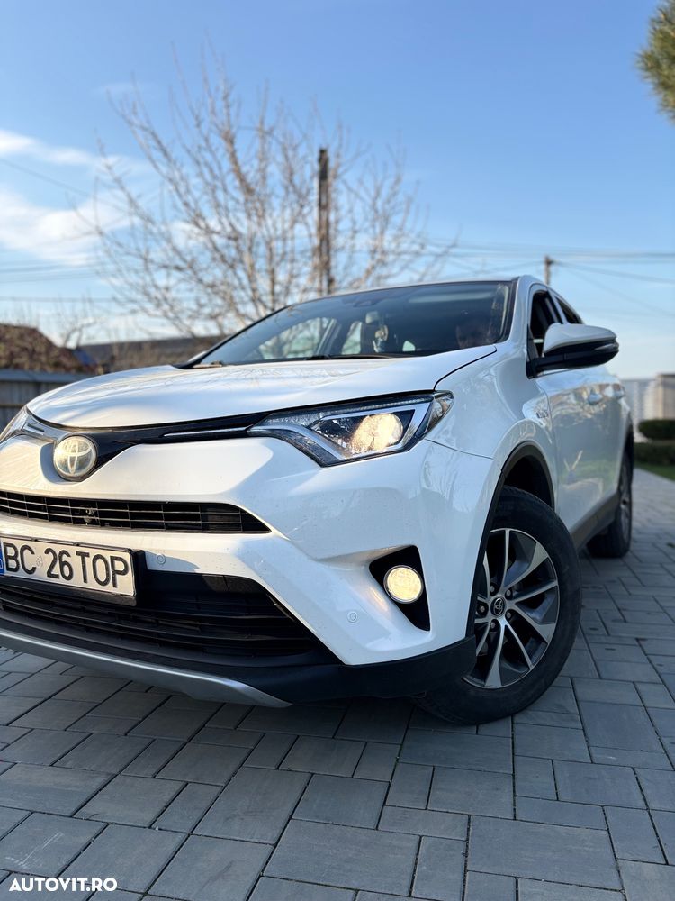 Toyota RAV4 - 1