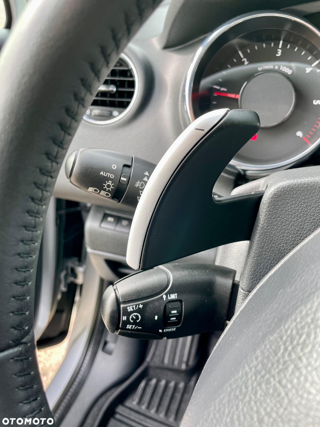 Peugeot 5008 e-HDI FAP 115 EGS6 Stop&Start Active - 30