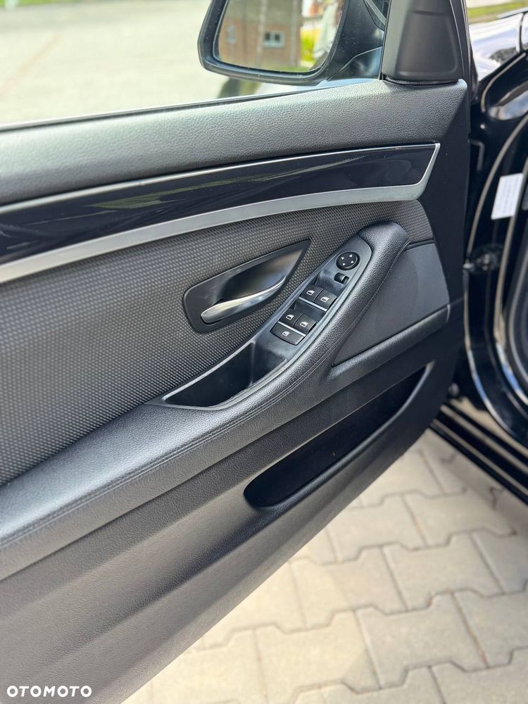 BMW Seria 5 518d - 11