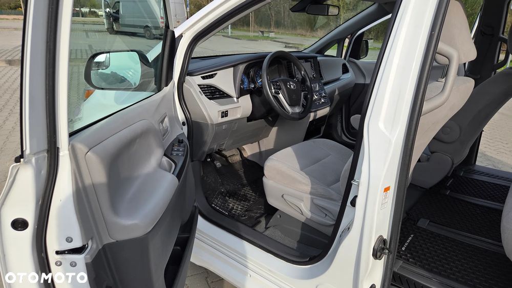 Toyota Sienna - 31