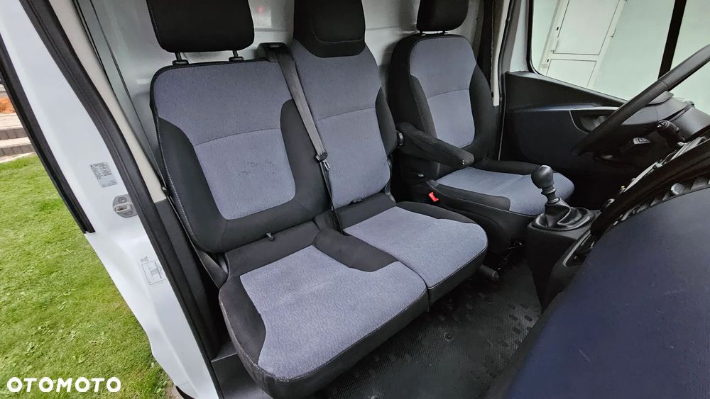 Opel Vivaro 120KM - 23