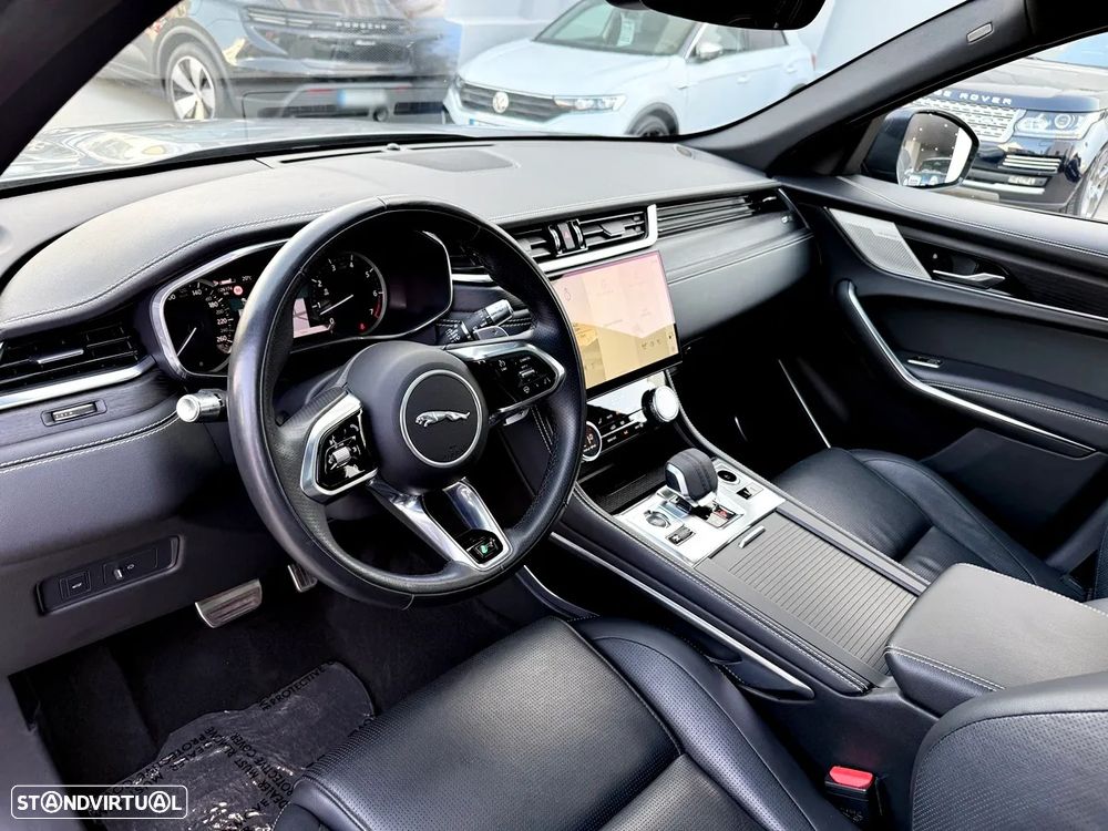 Jaguar F-Pace P250 AWD R-Dynamic S - 26
