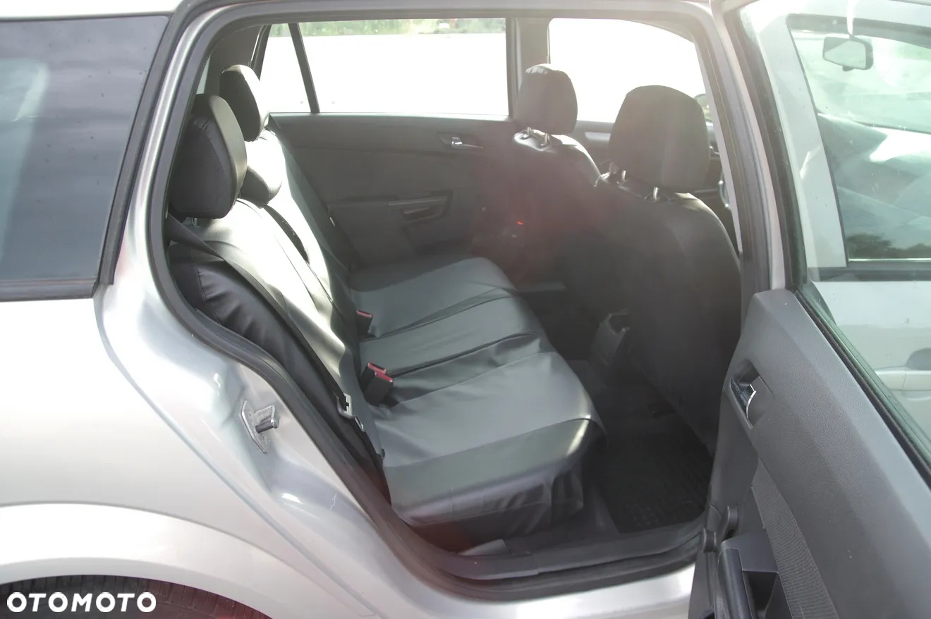 Opel Astra 1.6 Caravan Enjoy - 24
