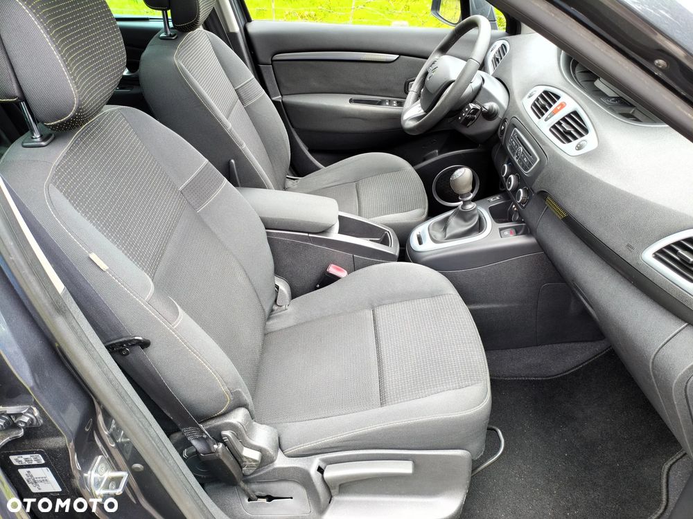 Renault Grand Scenic - 19