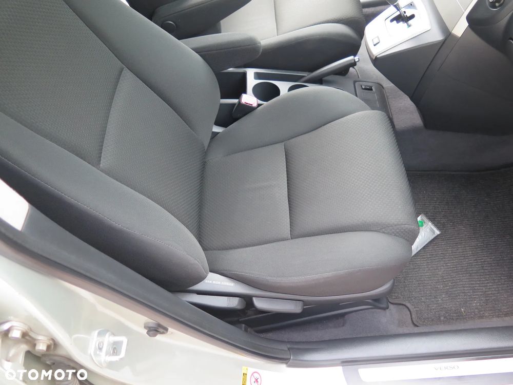 Toyota Corolla Verso 1.8 Sol + 7os MM - 26