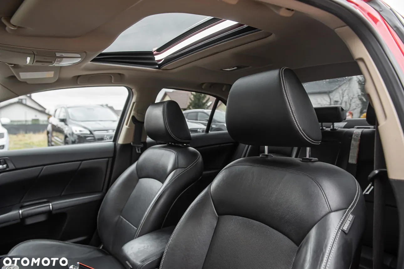 Suzuki Kizashi 2.4 Sport - 16