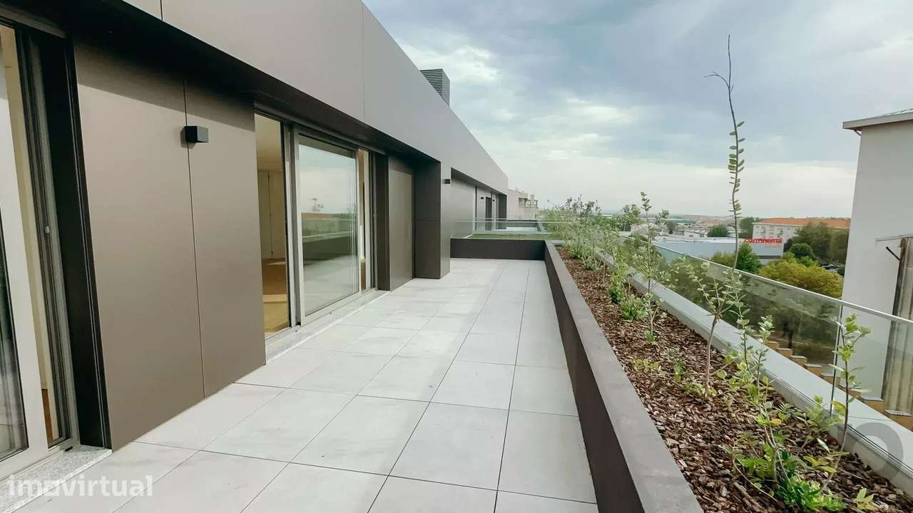 T3 RECUADO COM TERRAÇO EM CONDOMINIO PRIVADO ESPINHO - Grande imagem: 2/25