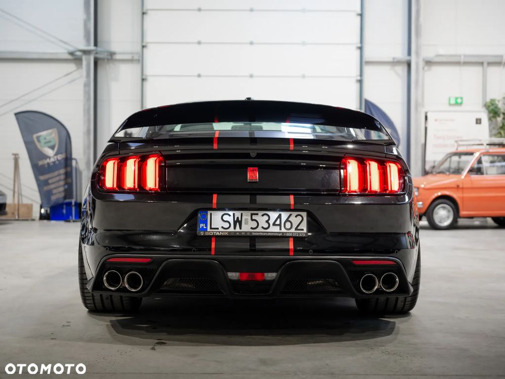 Ford Mustang - 12