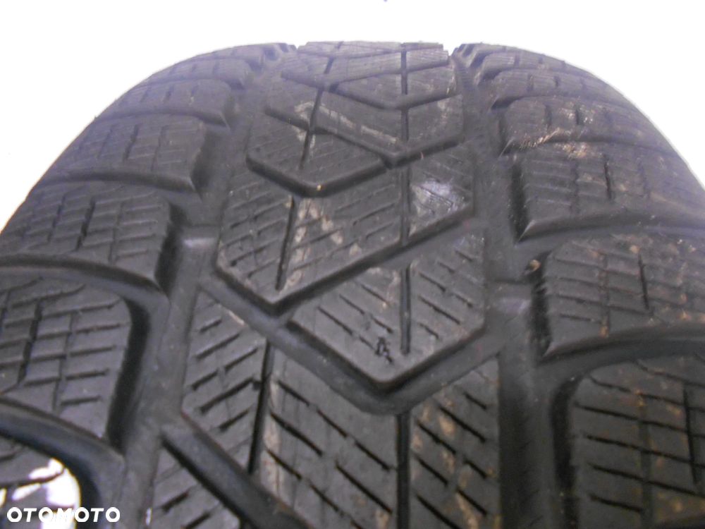 OPONA POJEDYNKA  235/55R19 PIRELLI SCORPION WINTER DOT 3421 7MM - 2