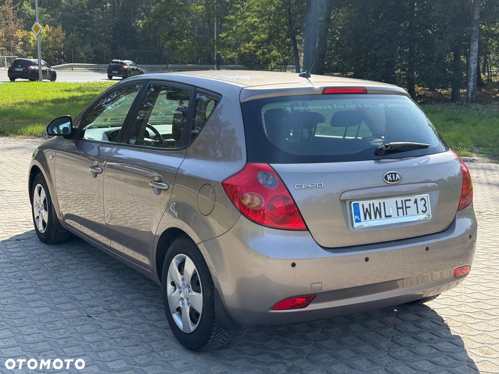 Kia Ceed 1.4 Comfort + - 21