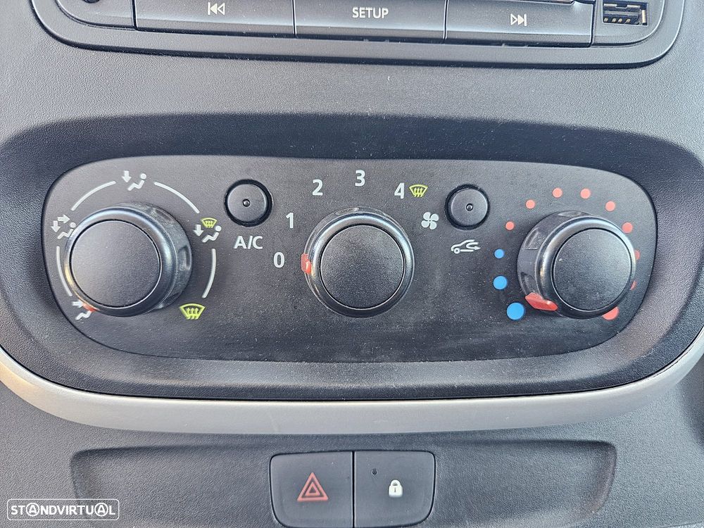 Renault Trafic 1.6 dCi - Caixa Isotérmica e Motor de Frio - 23