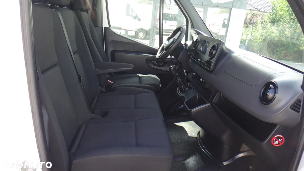 Mercedes-Benz Sprinter - 10