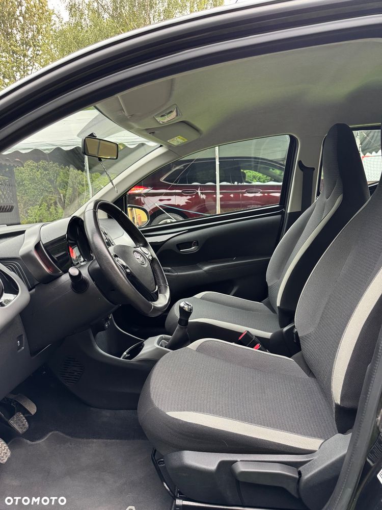 Toyota Aygo x-play - 12