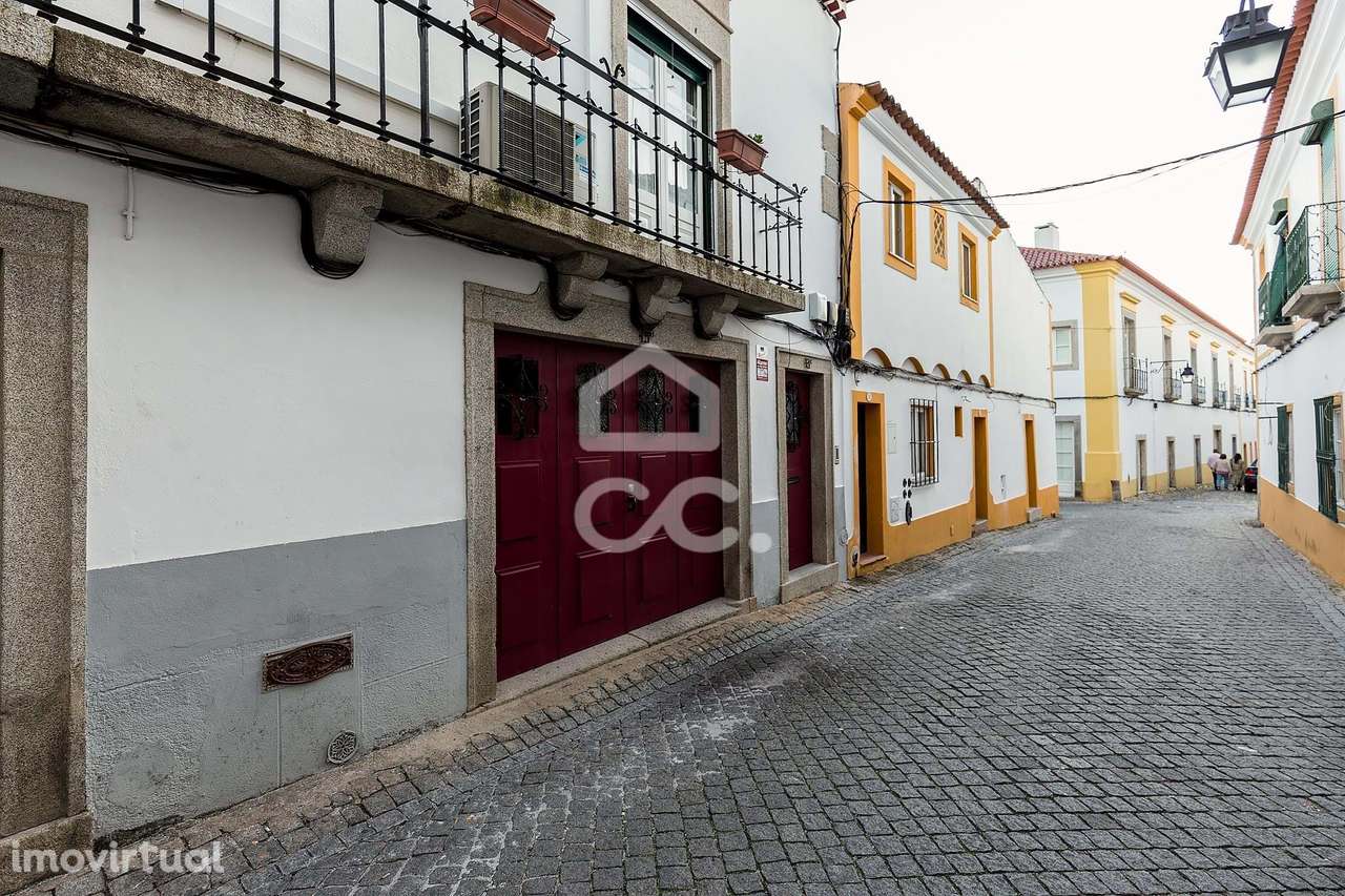 Moradia T4+ de Rés-do-Chão e 1.º Andar c/ Terraço e Unidade Independen - Grande imagem: 5/53