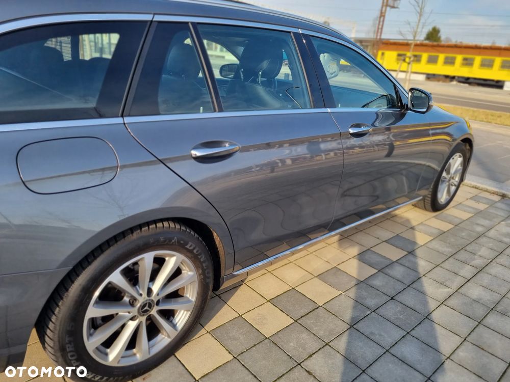 Mercedes-Benz Klasa E 220 d 4-Matic 9G-TRONIC - 8