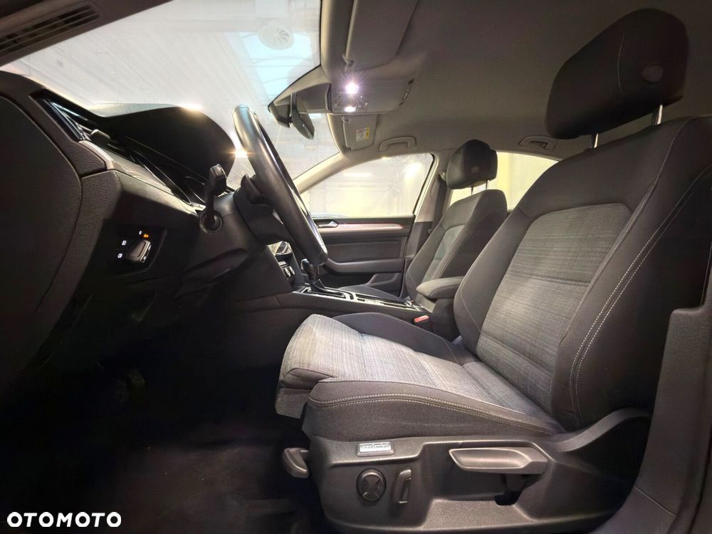 Volkswagen Passat - 22