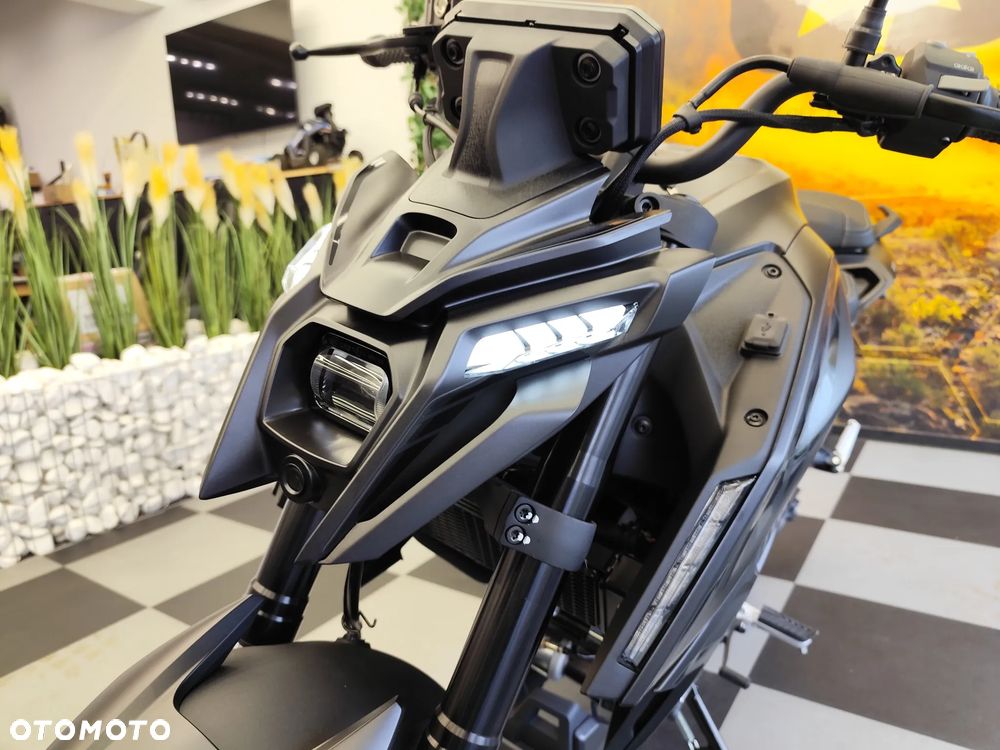 VOGE R125S - 16