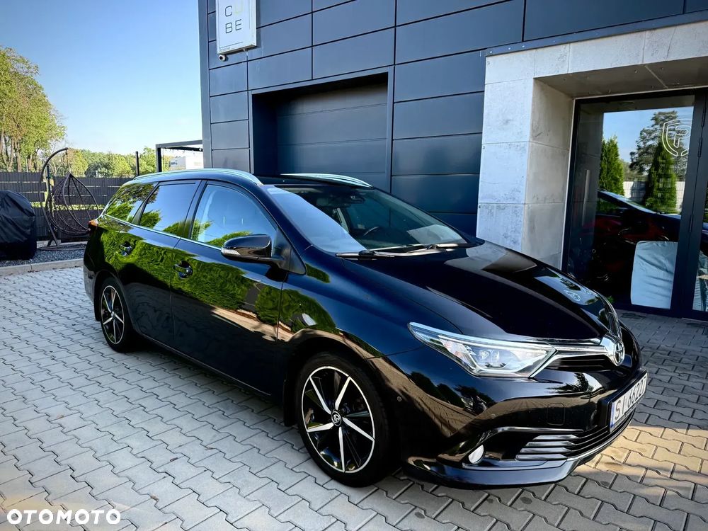 Toyota Auris - 1