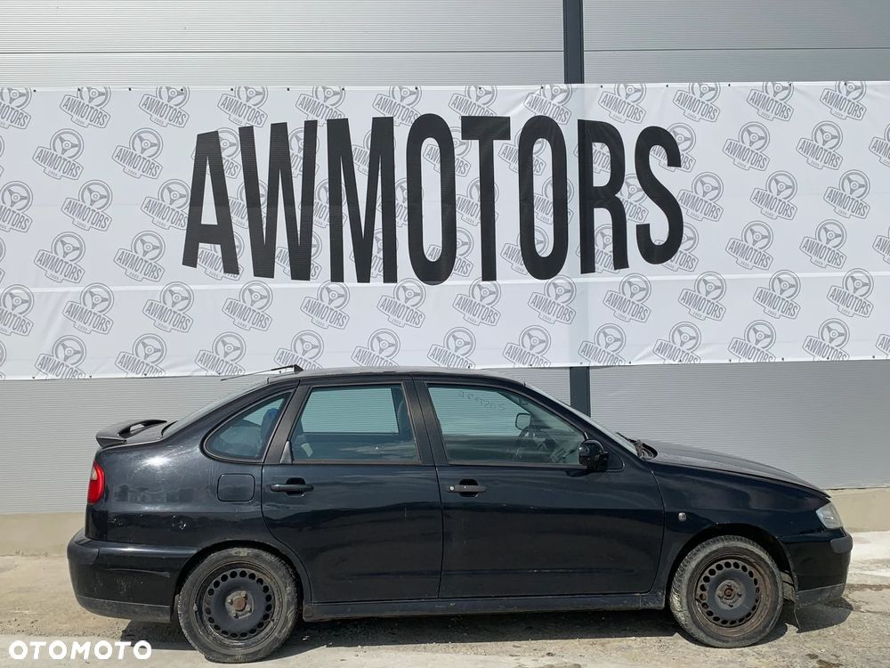 SEAT CORDOBA 1999 1.6 *SAMOCHÓD NA CZĘŚCI*1153 MASKA, LAMPA, DRZWI, LUSTERKO, ZDERZAK, GRILL, BŁOTNIK, KLAPA, BELKA, DESKA, FOTELE, KANAPA, ĆWIARTKA KIEROWNICA, TARCZE, ZACISKI, ZAWIESZENIE, KOMPLETNY PRZÓD, KOMPLETNY TYŁ, LICZNIK, ZEGARY, PRAWE LEWE PRZÓD TYŁ - 1