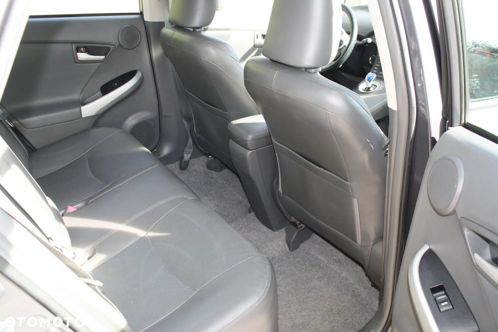 Toyota Prius 1.8 HSD Prestige - 23