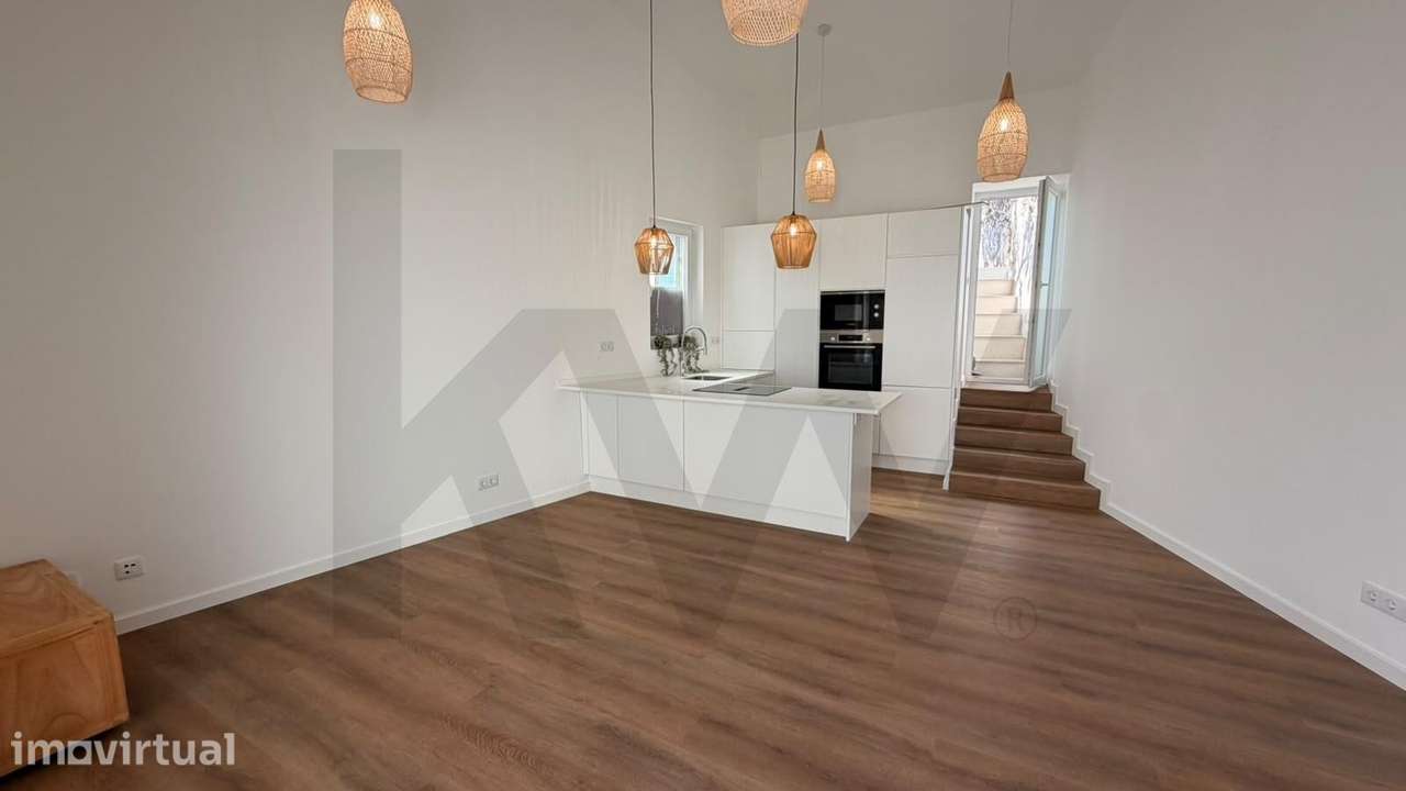 Moradia T1 Renovada em Caxias | Jardim Privado com Vista Mar - Grande imagem: 5/30