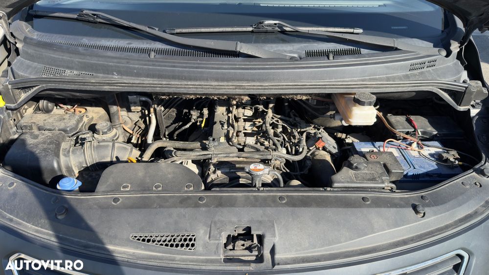 Hyundai H-1 Starex - 2