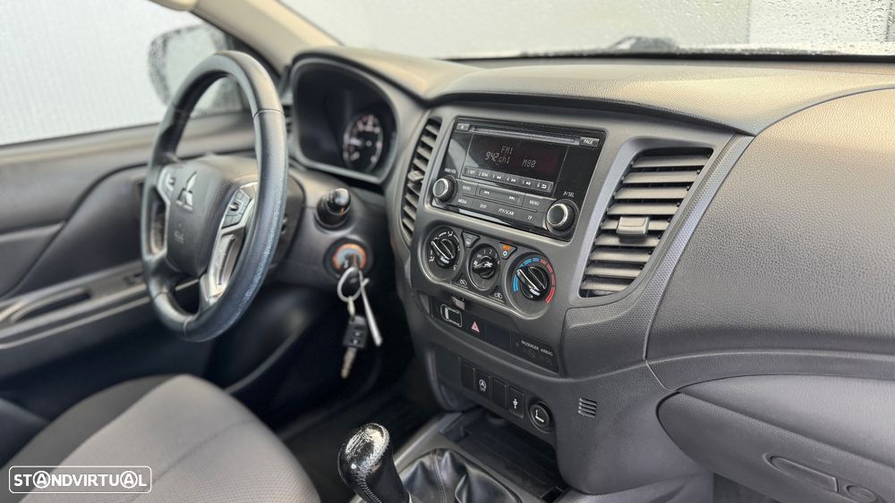 Mitsubishi L-200 Cabine dupla 2WD - 26