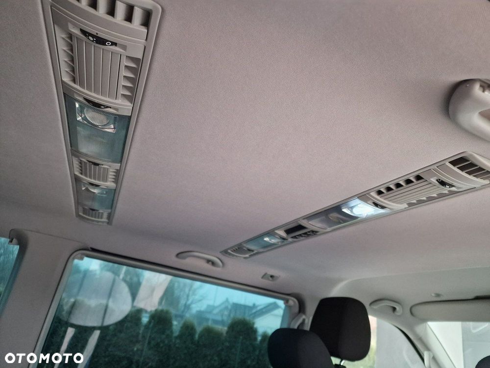 Volkswagen Multivan - 14