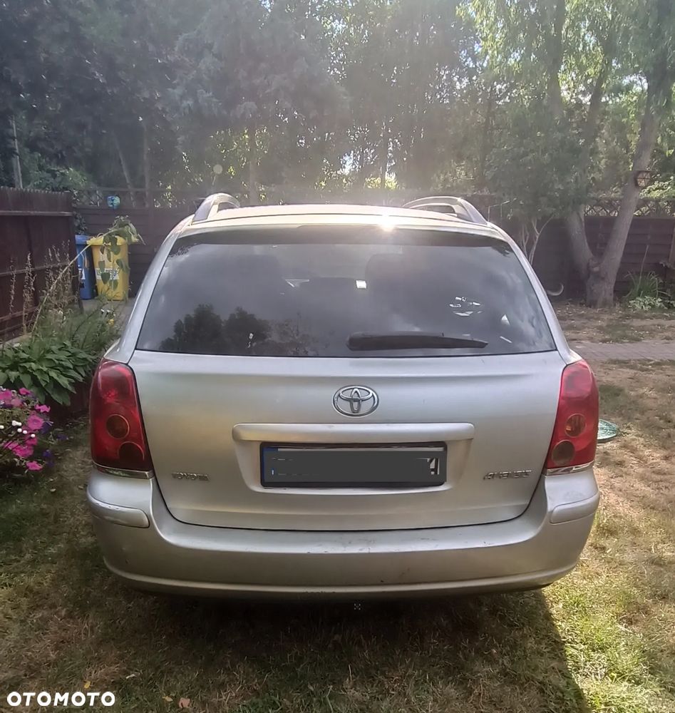 Toyota Avensis 2.0 VVT-i Sol - 2