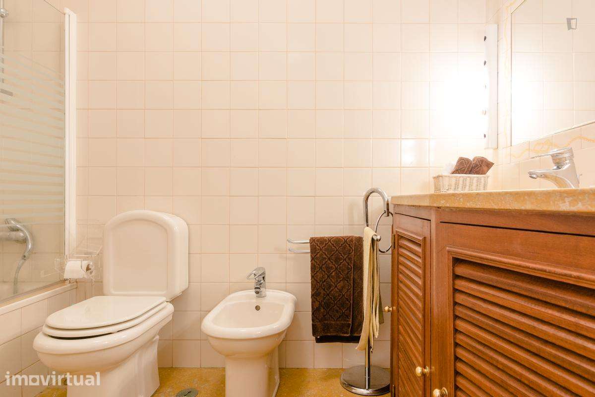 Quarto - localizado em Marquês de Pombal Lisbon - Grande imagem: 2/23