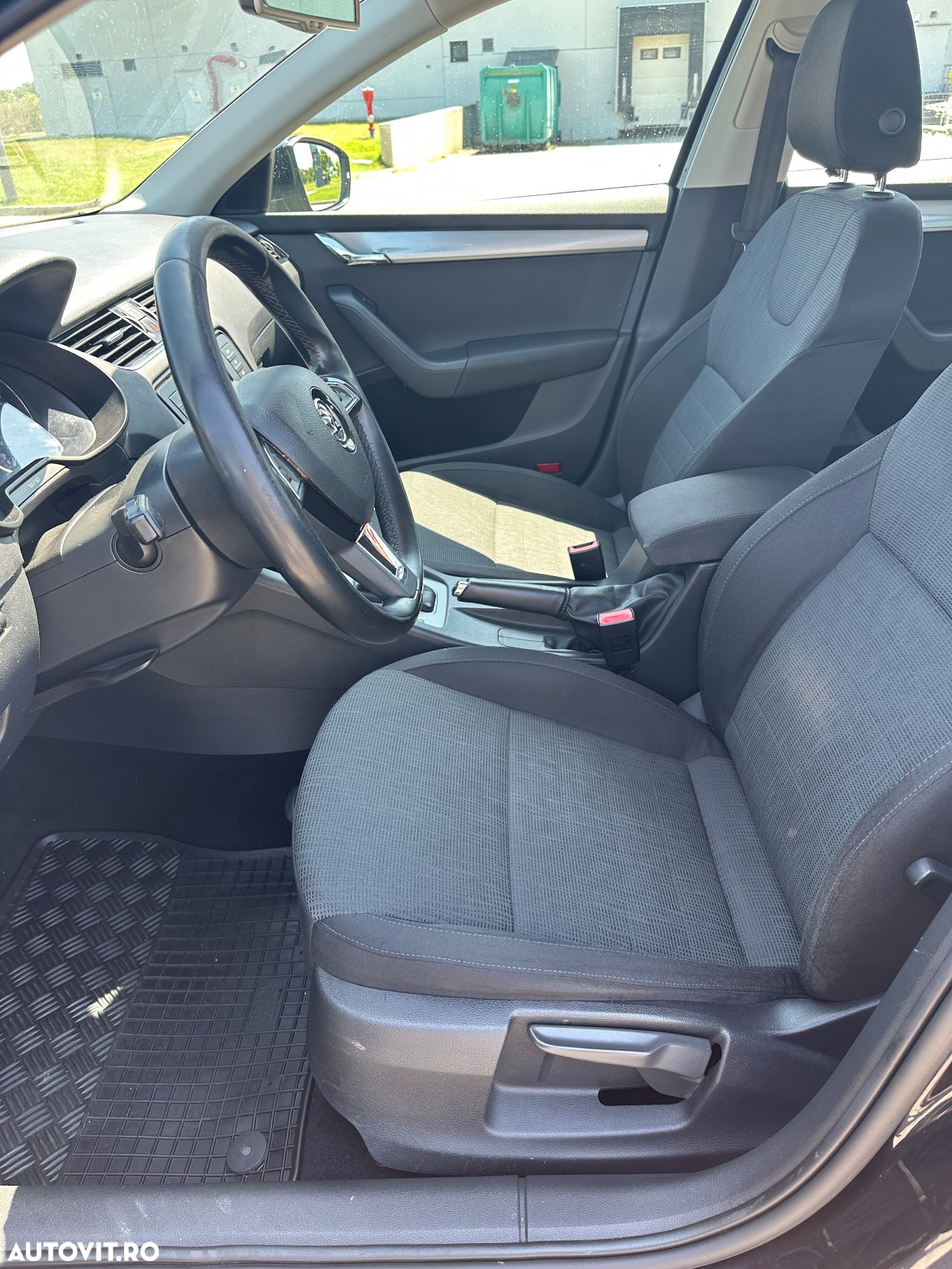 Skoda Octavia 2.0 TDI AMBITION DSG - 8