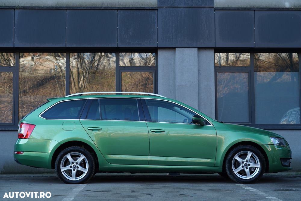 Skoda Octavia 2.0 TDI DSG Style - 23