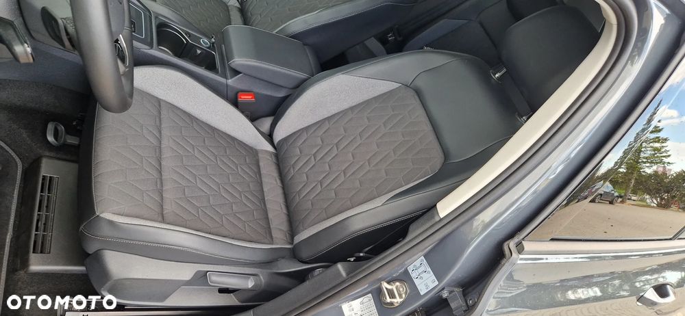 Volkswagen Golf 1.5 eTSI OPF DSG Goal - 7