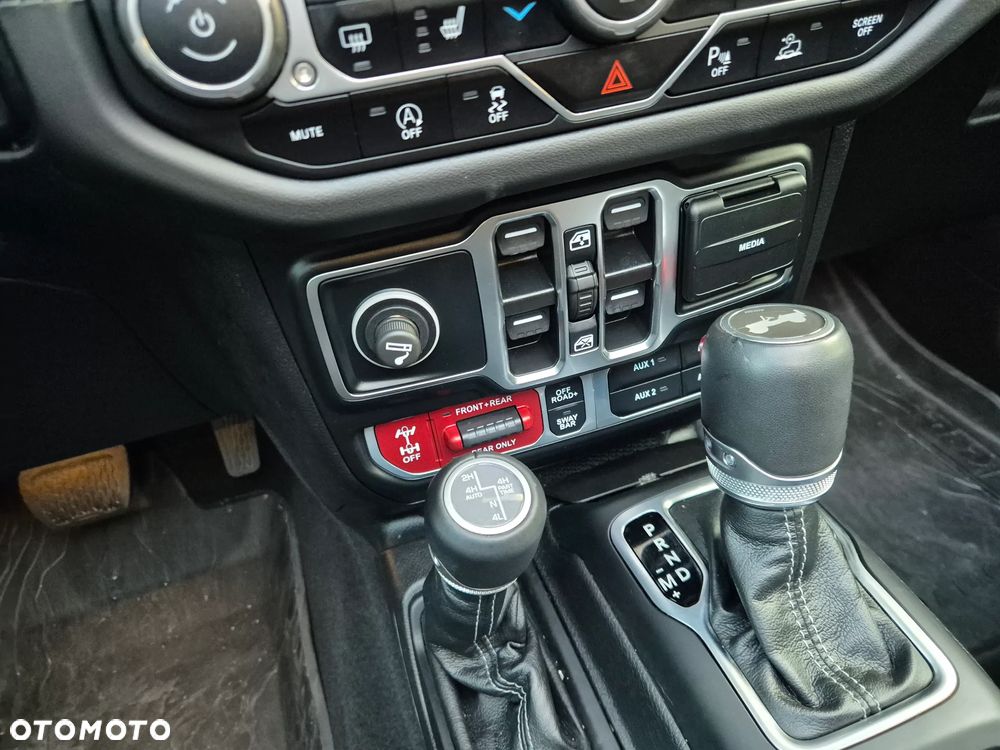 Jeep Wrangler Unlimited GME 2.0 Turbo Sahara - 26